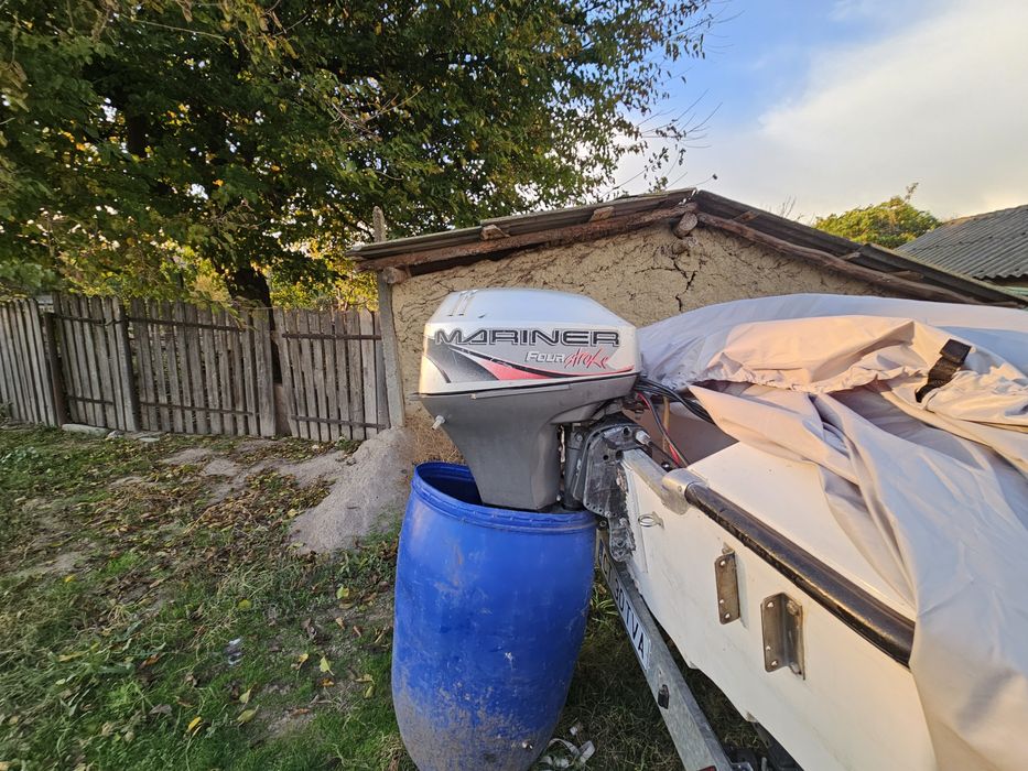 Vând motor Mariner 25 cp
