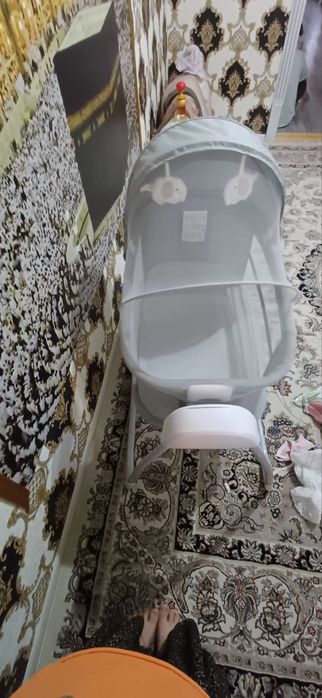 Holati yangi elektroniy pulti ham bor