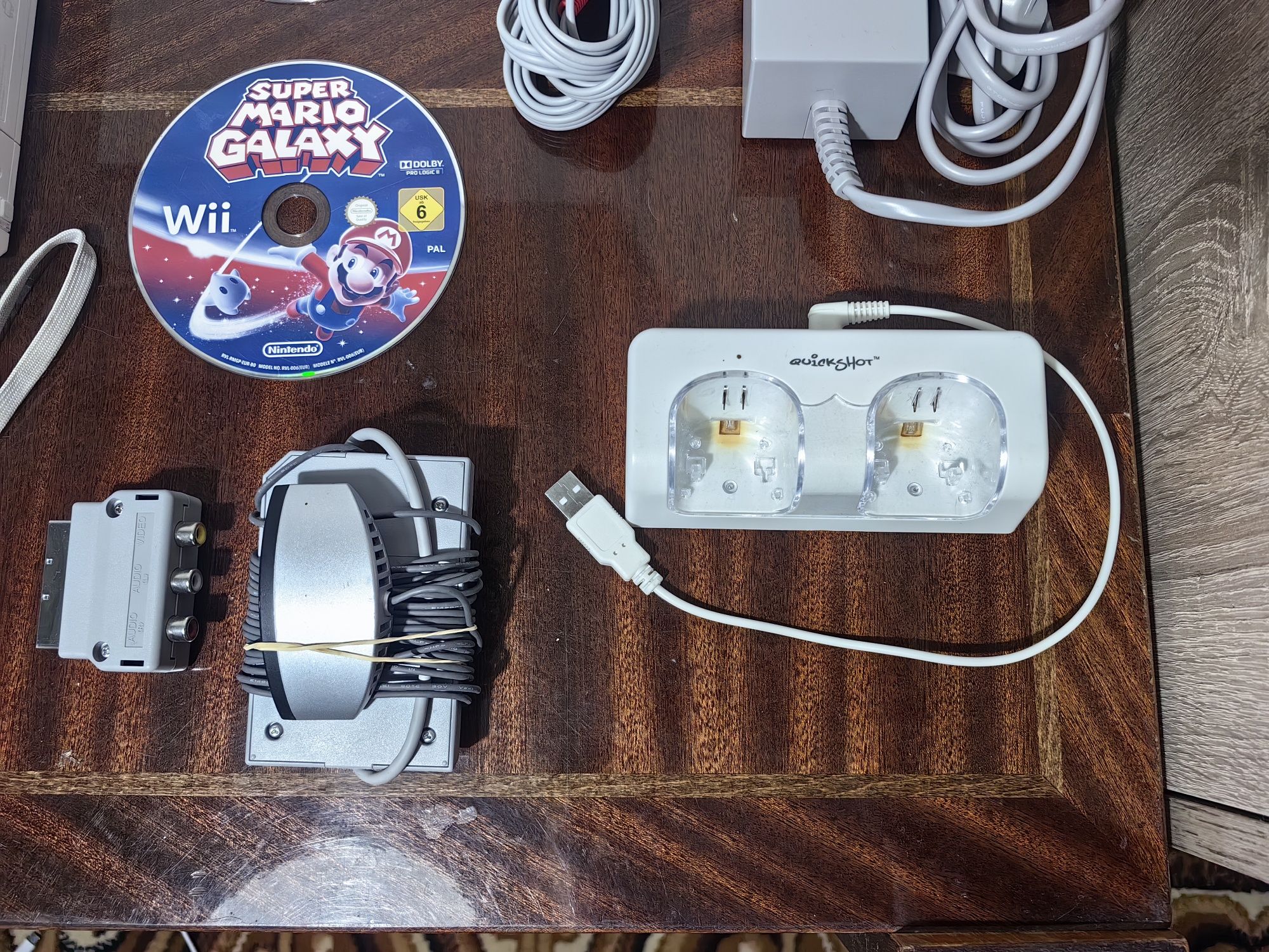 Nintendo wii + кутия и Mario
