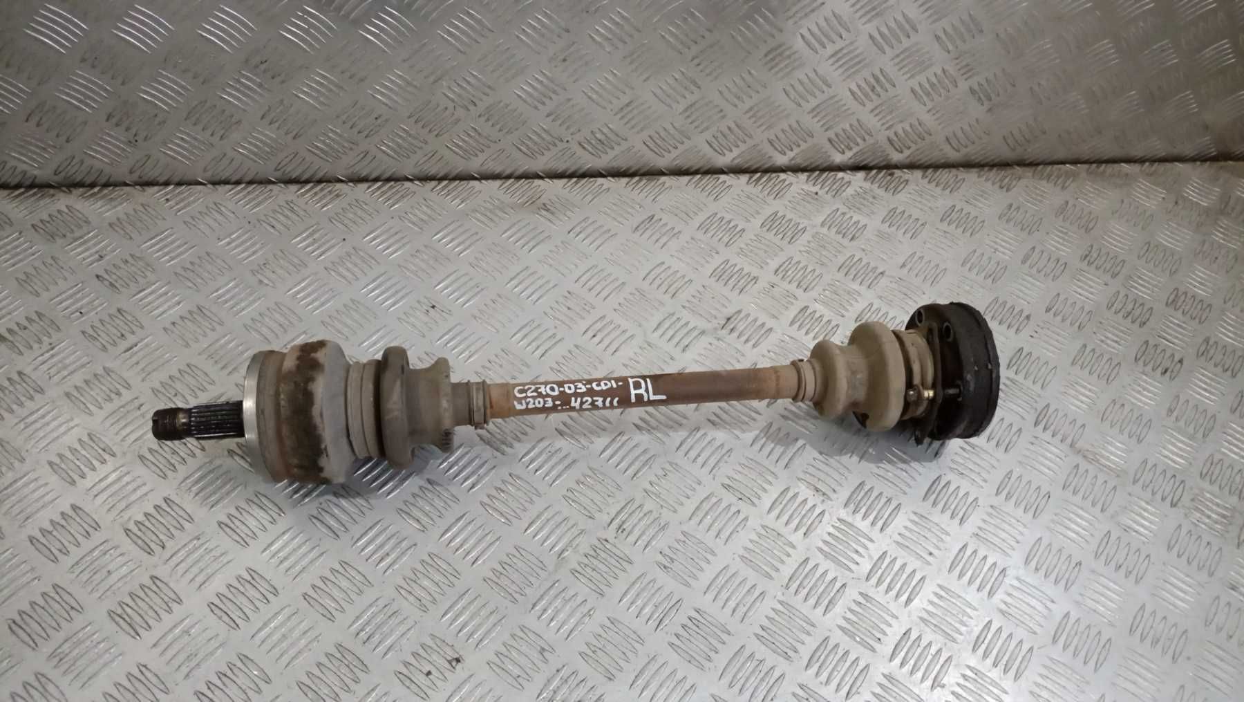 Задни полуоски Mercedes C270 CDI W203 2003г.