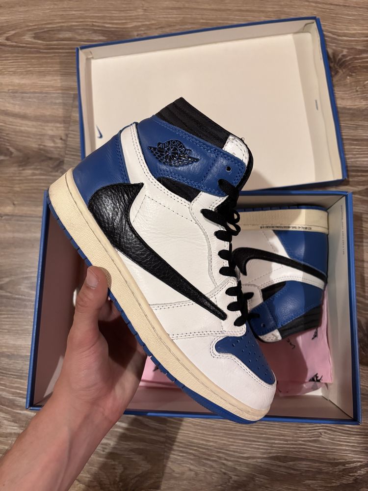 Jordan 1 Travis Scott x Fragment
