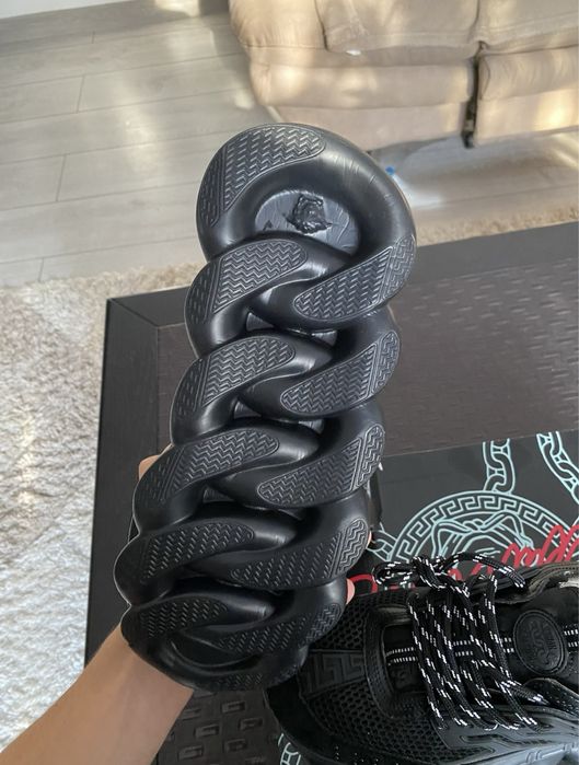 Vesace chain reaction