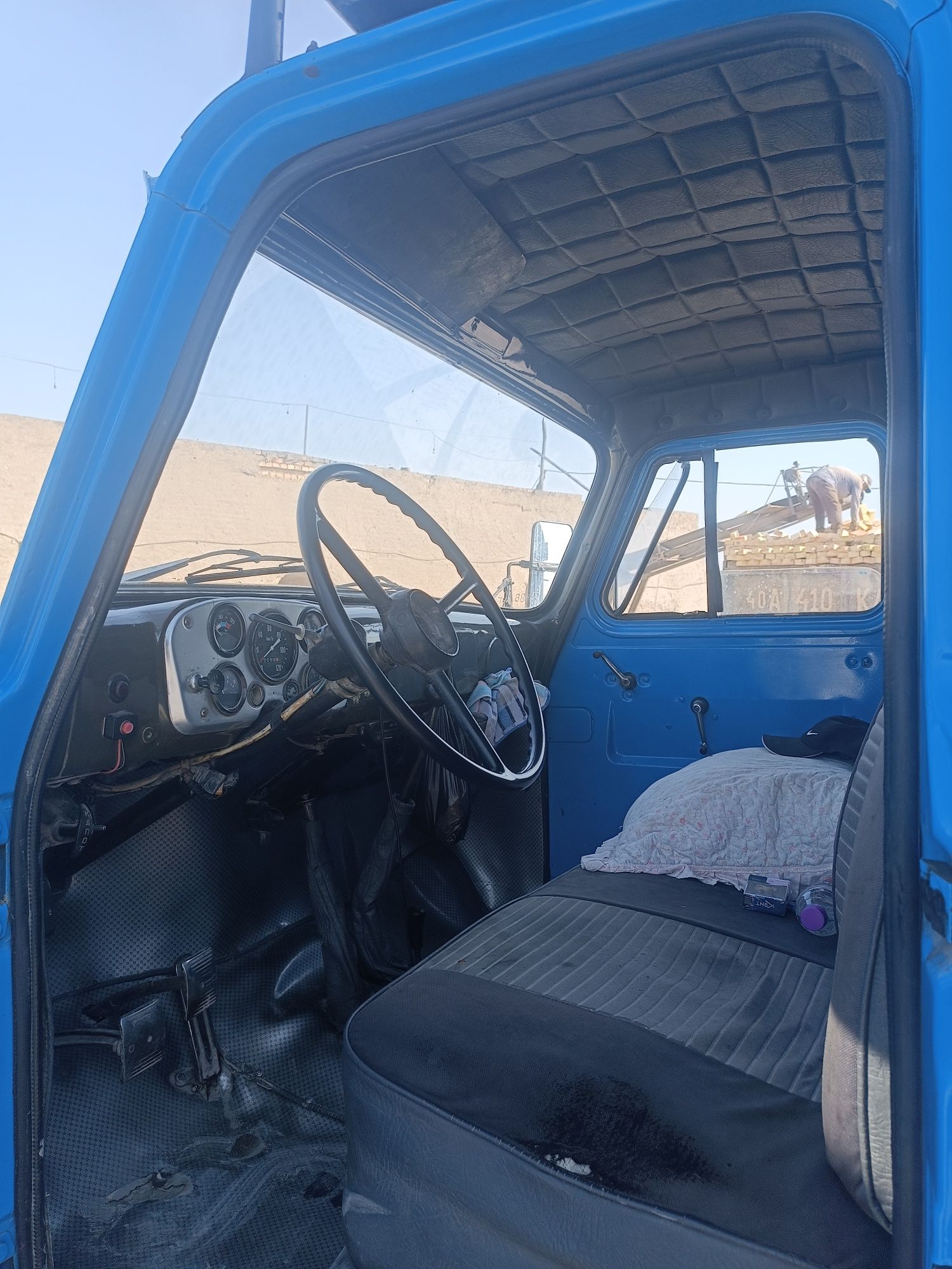 Gaz 53 samosval sotiladi