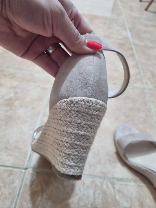 Sandale bej cu platforma