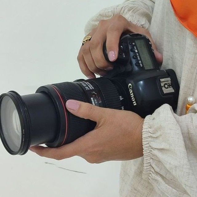 Ayol video foto operator toy va boshqa marosimlarga