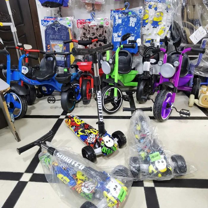 Детские самокаты. Ассортимент.  Bolalar skuterlari. Assortiment.