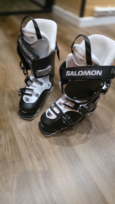 Продам лыжные ботинки