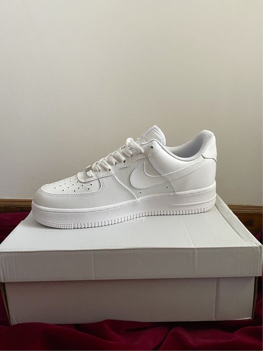 Nike Air Force 1 Triple White