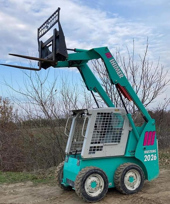 De Inchiriat/prestări servicii cu miniincarcator tip BOBCAT