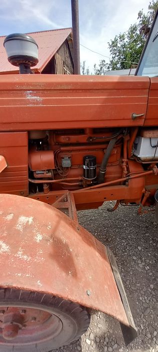 Vând Tractor U650