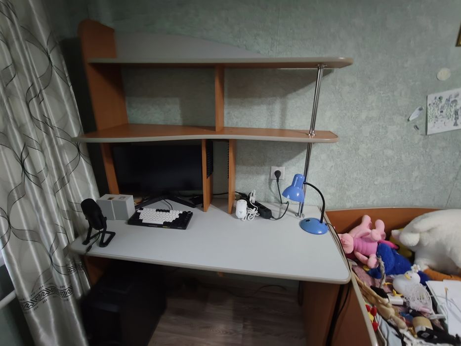 Стол компьютерный