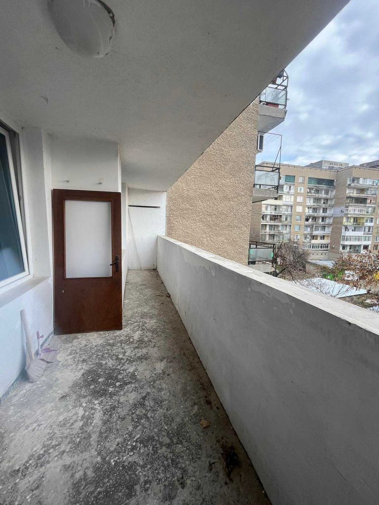 Продава се Тристаен апартамент в Разград, Лудогорие - 100 кв.м за 1148 €/кв.м - Снимка #14