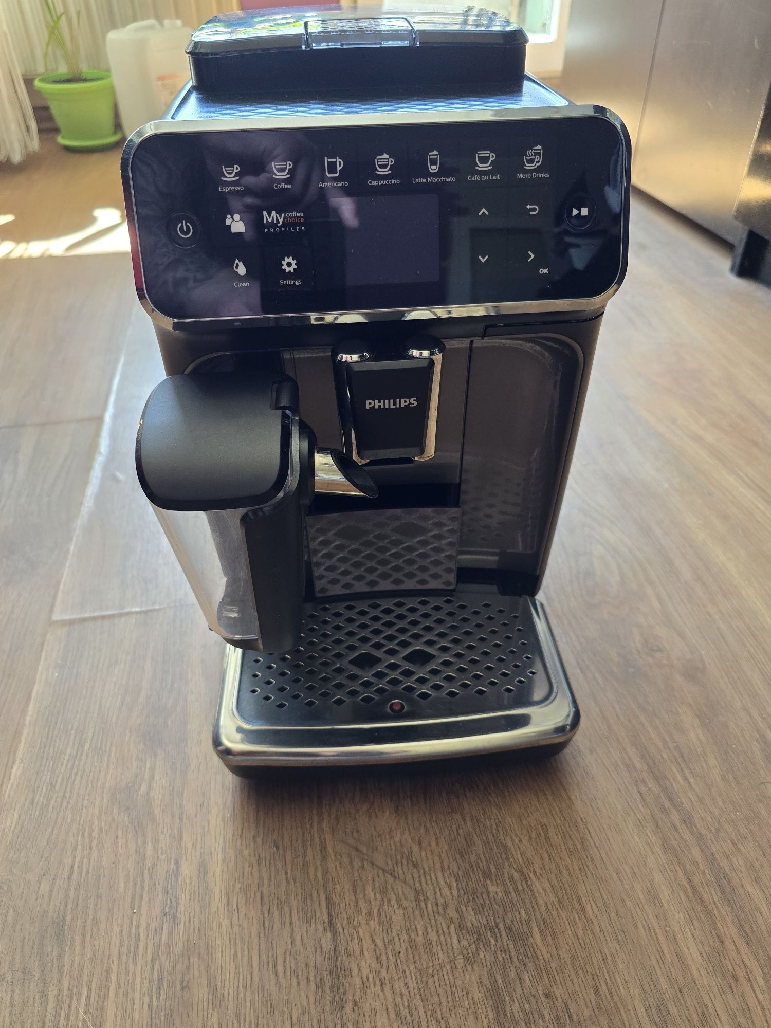 Кафеавтомат Philips Espresso with LatteGo Series 4300