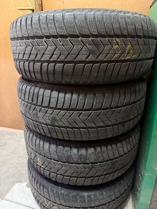 Гуми 4 бр. к-т PIRELLI SOTTOZERO 3 - 245/45/18 DOT 4319