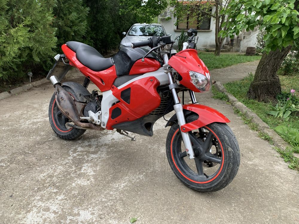 Gilera DNA 50 Червен