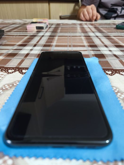 Motorola RAZR 50 Grey 256gb 12gb RAM