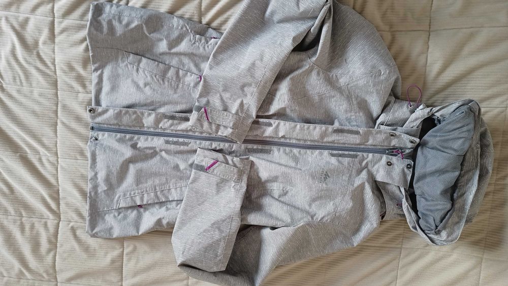 Geaca impermeabila QUECHUA