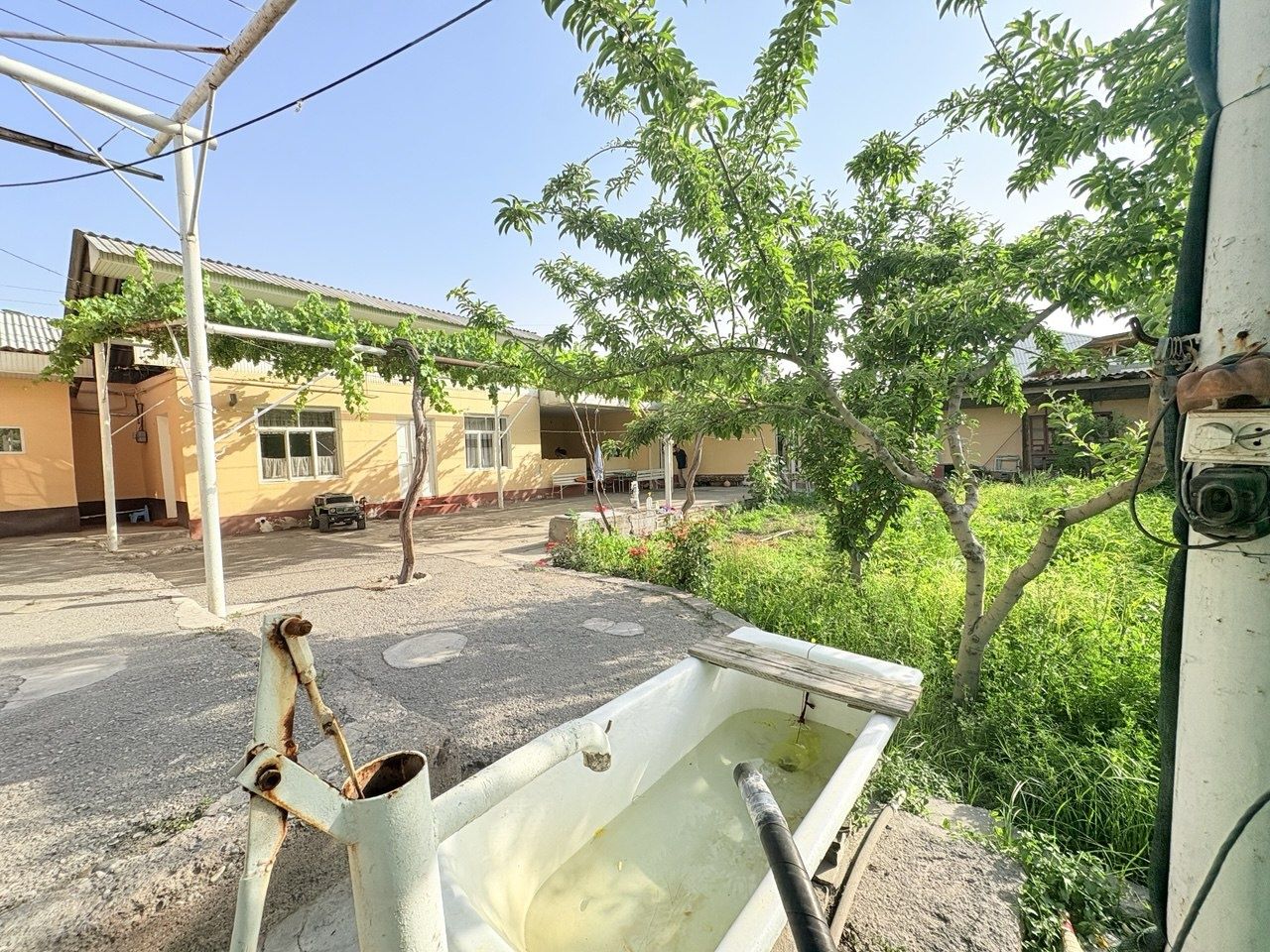 Участки домов, ҳовли уй