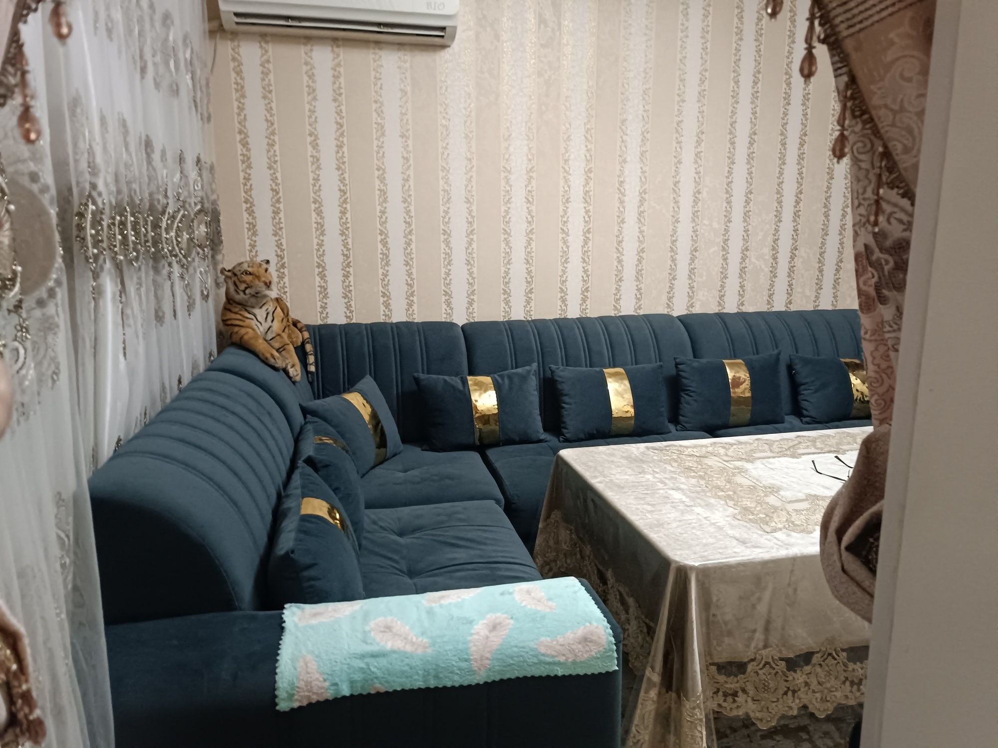 Mehmonxona mebeli sifatiga gap yoʻq yangi