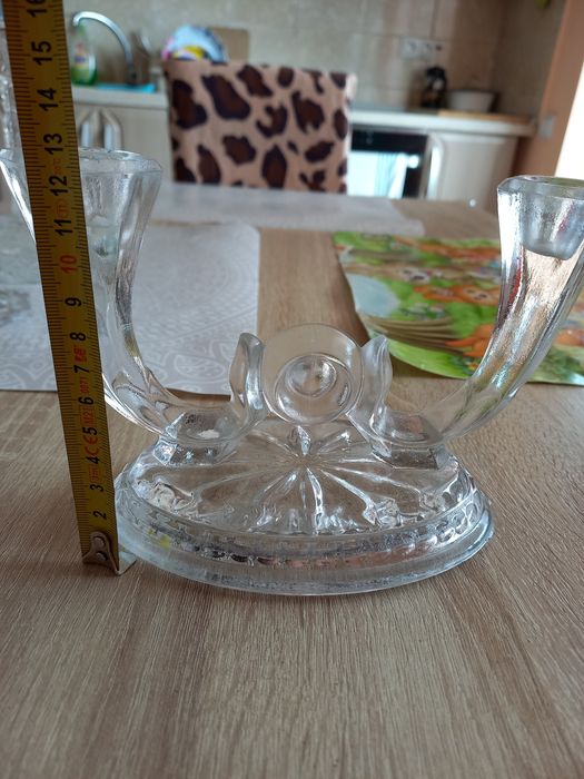 Suport lumânare de sticla ,inaltime 12,5 cm.Pret.30 lei.