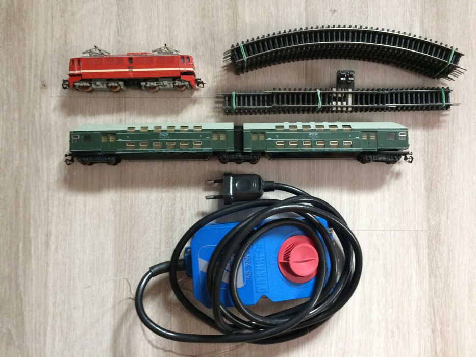 Влакчета Пико, 2 комплекта, в мащаб ТТ + захранвания.