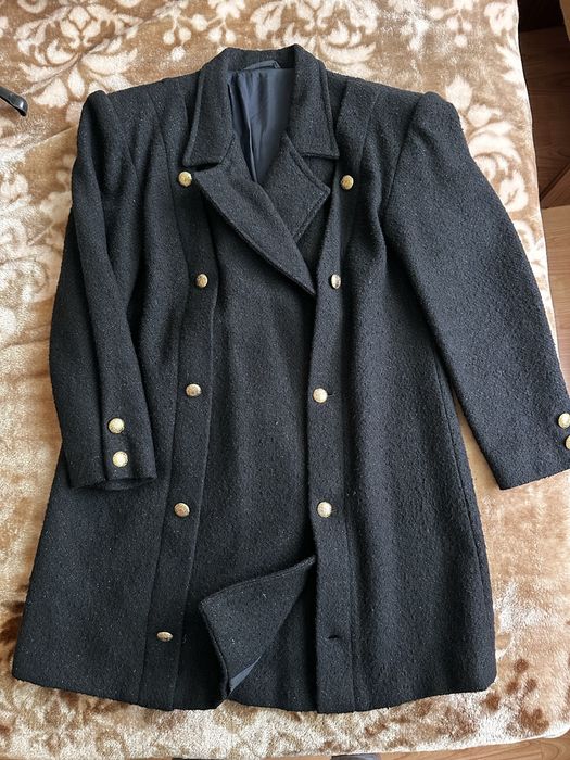 Дамско черно вълнено палто