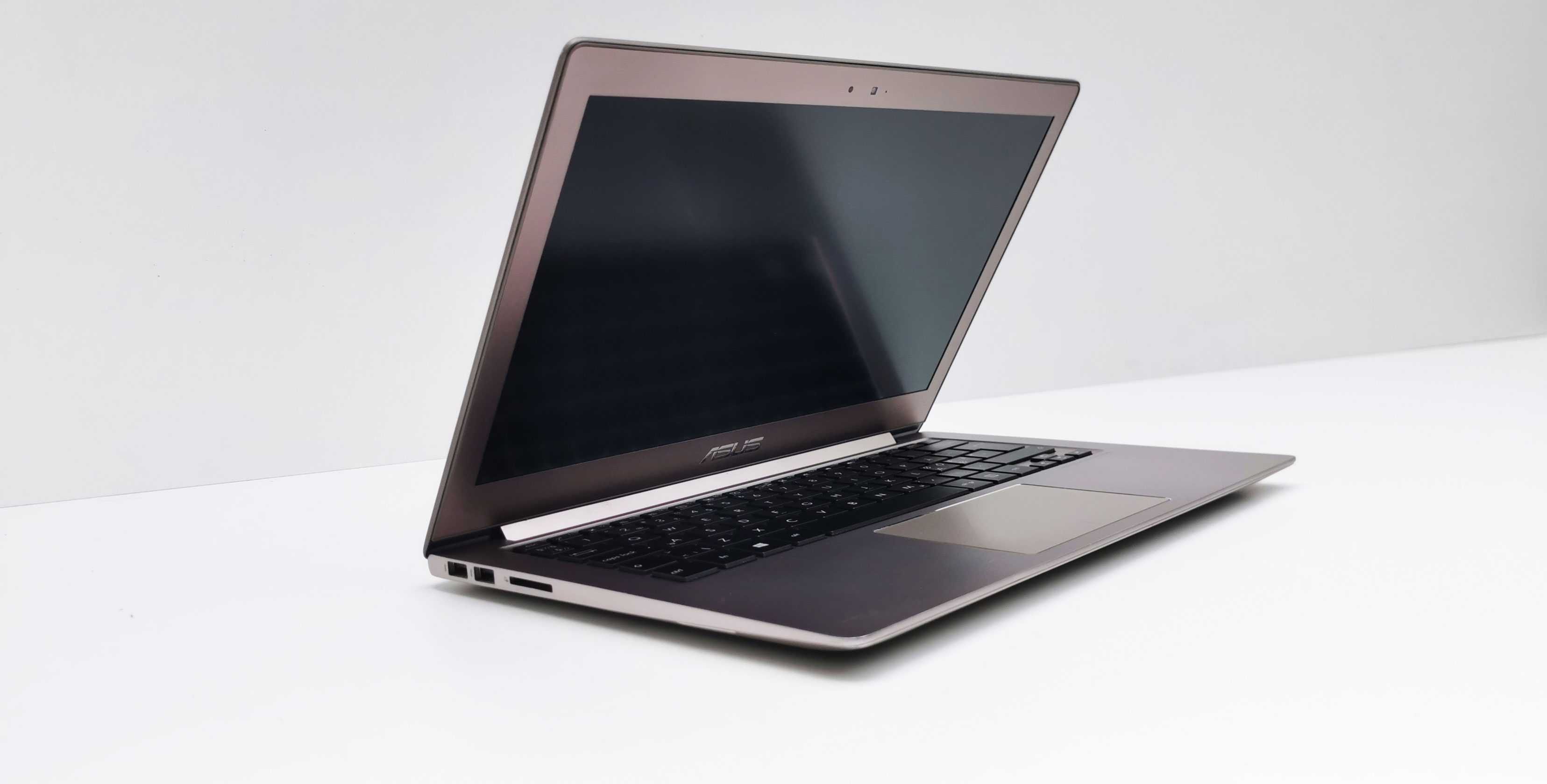 Asus VivoBook 13.3" i7 nVidia GeForce configurabil la cerere