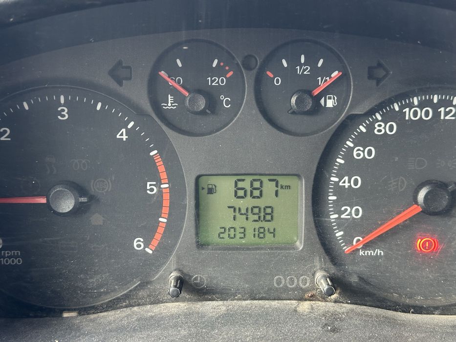 Ford transit platforma + Prelată  2012