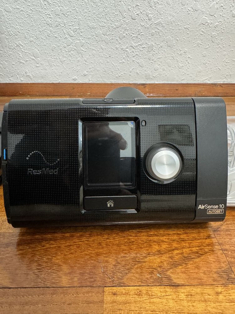Продавам апарат за сънна апнея ResMed AirSense 10 AutoSet + аксесоари