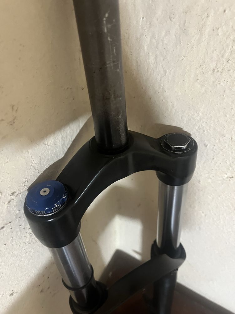 Вилка за велосипед Rock shox domain rc 160mm