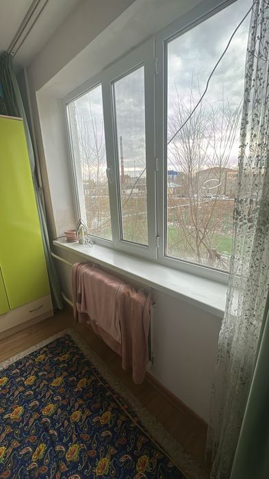 Продам б/у пластиковые окна 2 шт