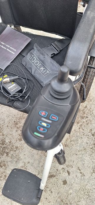 Scaun cărucior electric