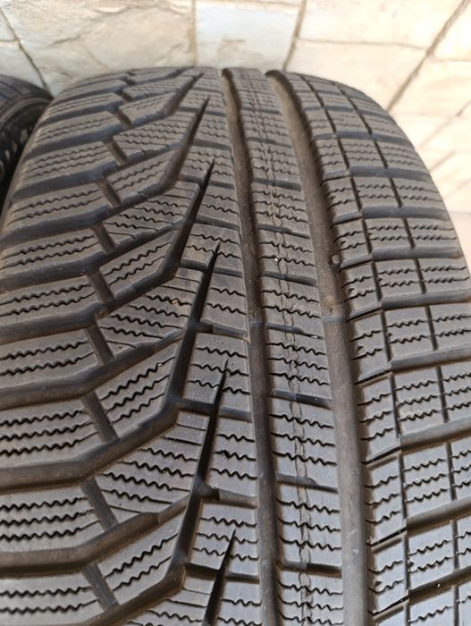 Зимни гуми Hankook 225/40/19 Winter Icept evo 2