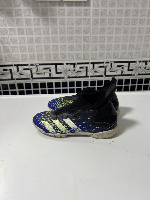 Addidas оригинал 28 размер 100 тысяч