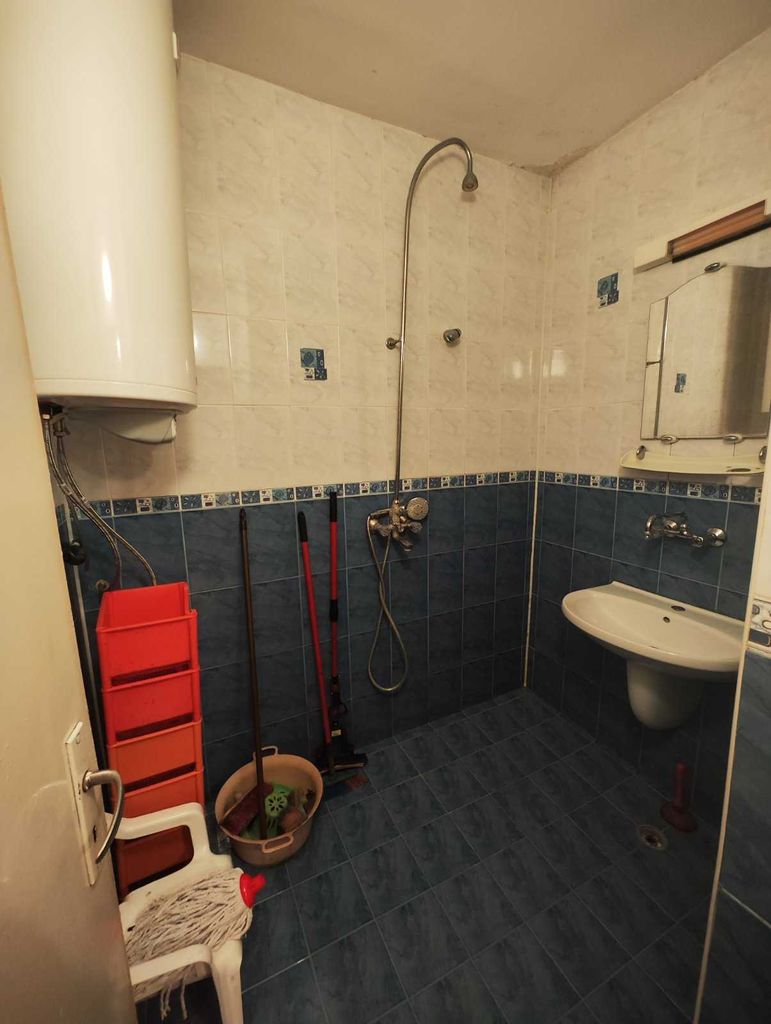 Продава се Четиристаен апартамент в Ямбол, Център - 78 кв.м за 1475 €/кв.м - Снимка #13