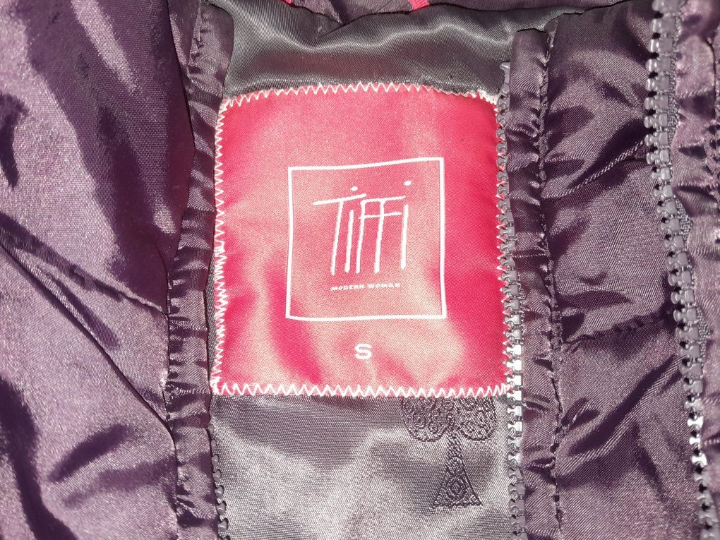 Яке на Tiffi, естествен пух, размер S.