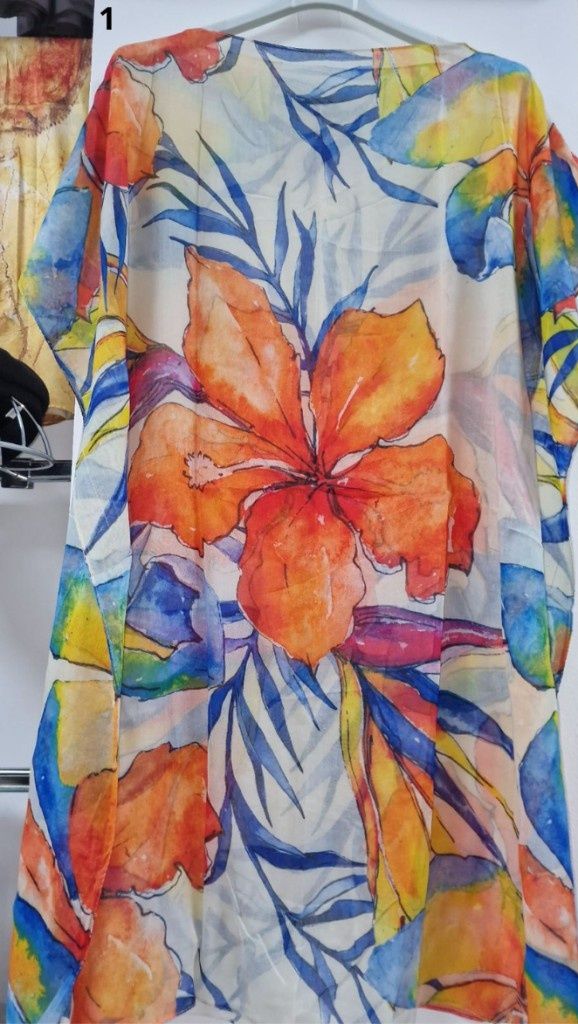 Туника-рокля за плажа в модерни цветни принтове