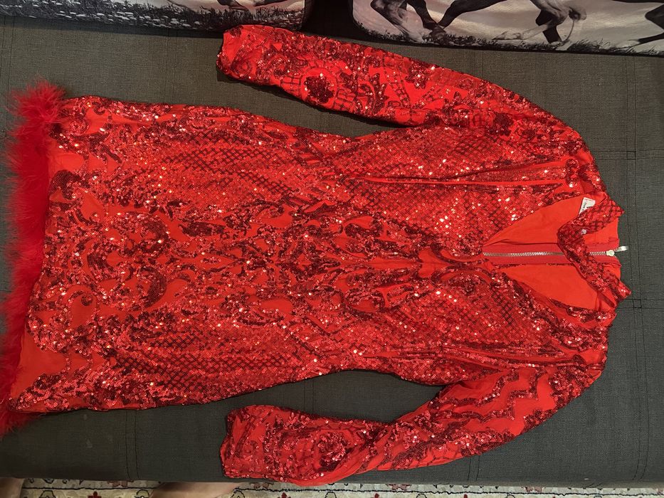 Срочно продам красивое платье, размер 42-44