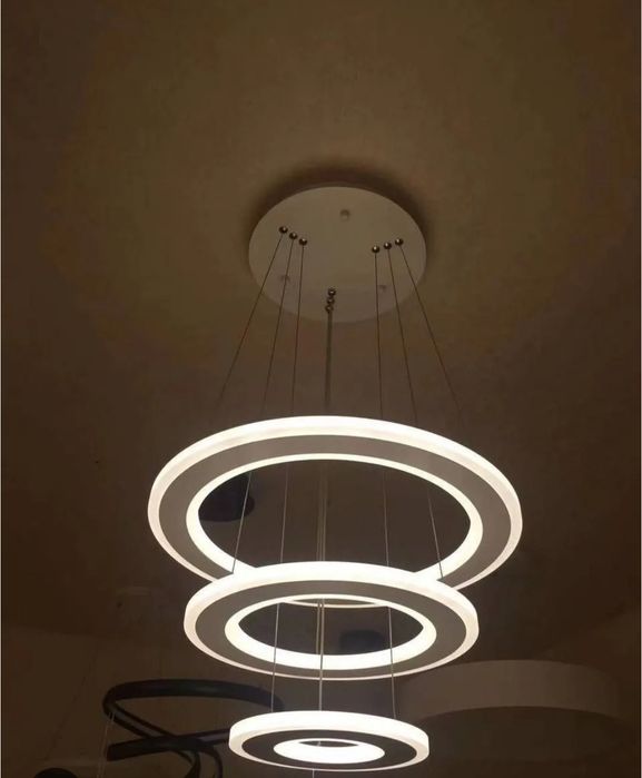 Продаётся новые  hi tech люстры