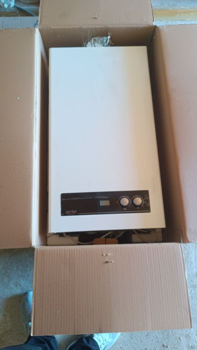 Продам настенный котел.