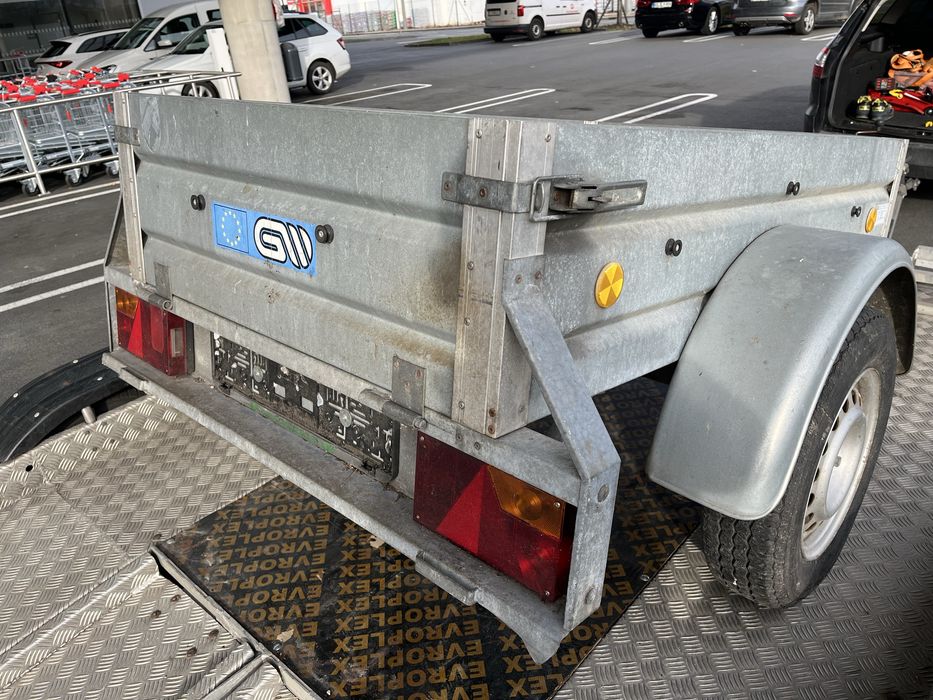 Ремарке за лек автомобил