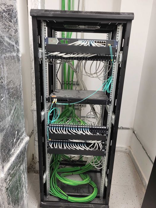 Сделать сеть в офисе, Провести интернет кабель, Монтаж локальной сети