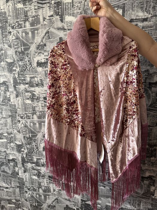 Продвм накидку новую