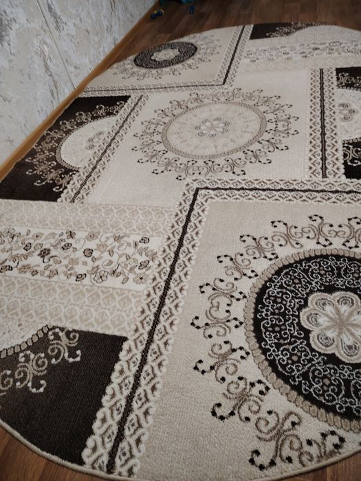 Продам ковер овальный 200*300