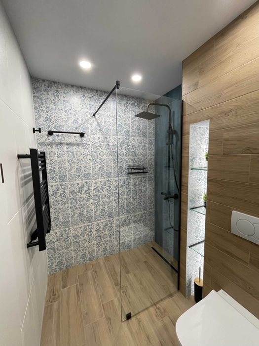 Тристаен обзаведен апартамент /с възможност за паркомясто