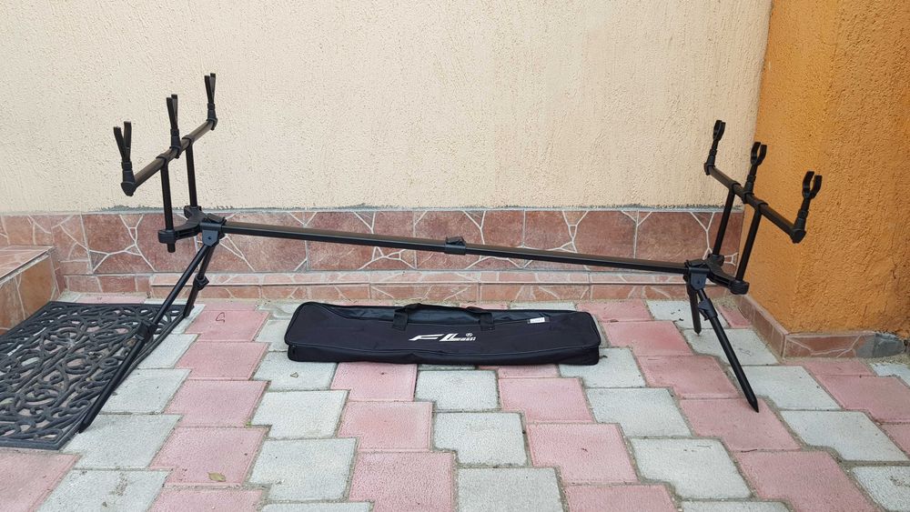 Rod pod FL BLACK EDITION pentru 3 lansete cu4 picioare (Quad Pod)FL158