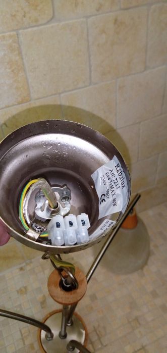 Lustra 3 brate metalice, abajur sticla alb, veioza, Aplica