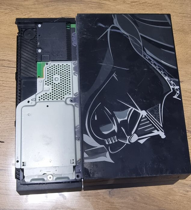 Конзола Ps4 за части
