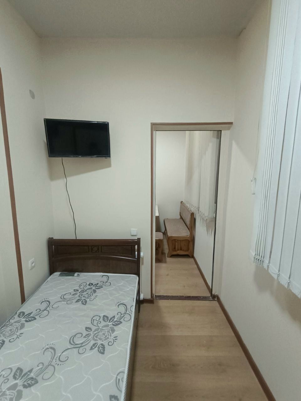 Продаю 1-комн. квартиру (переделана в 2-комн.) На Юнусабаде-4 кв