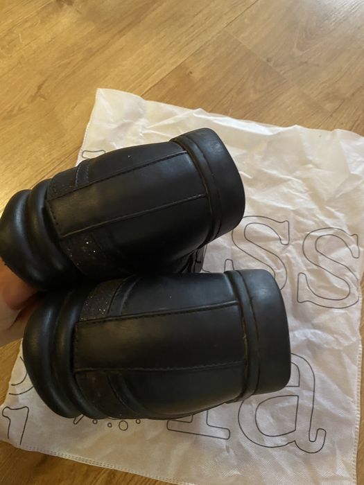 Guess, естествена кожа